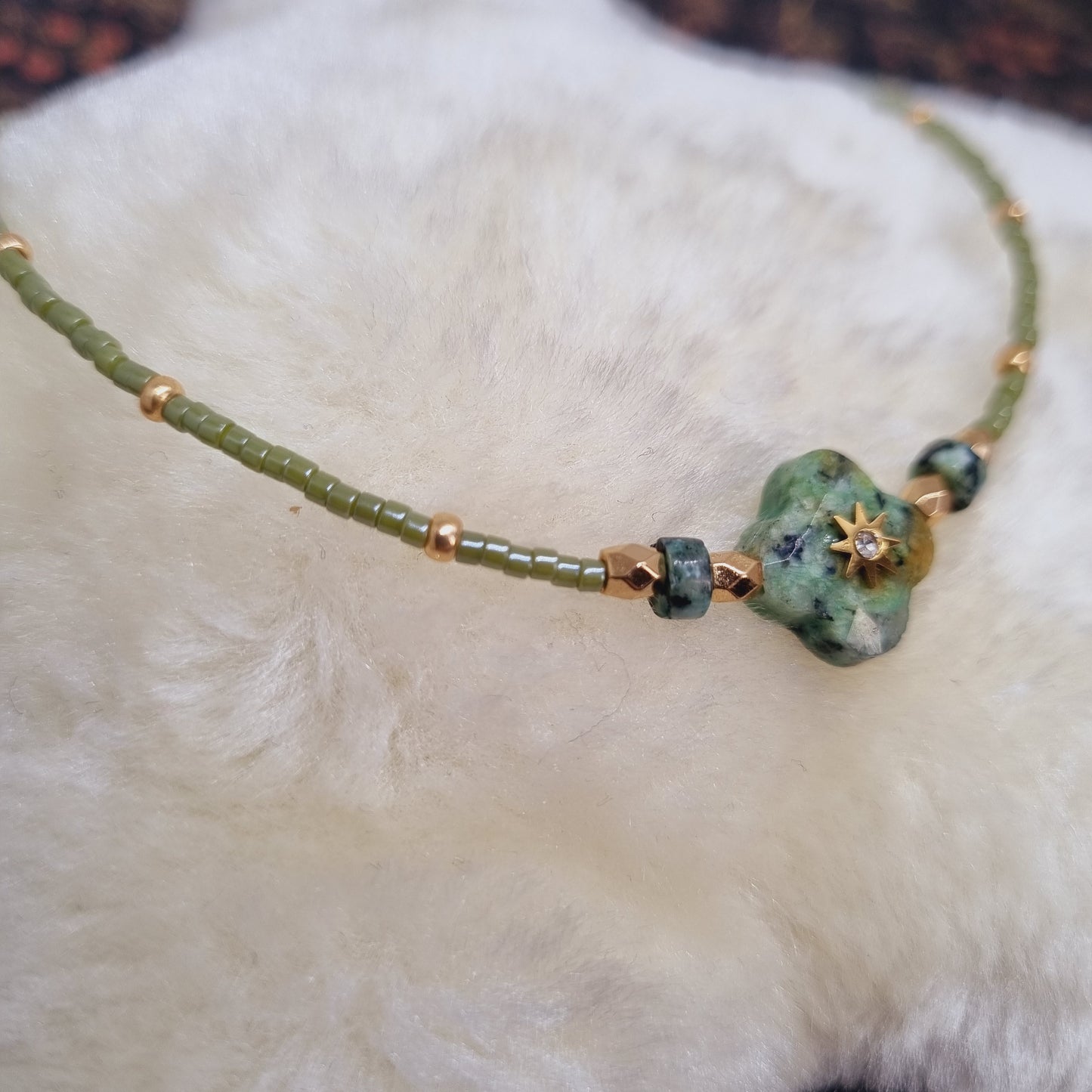 Collier de perles turquoise africaine et zirconium COLINE