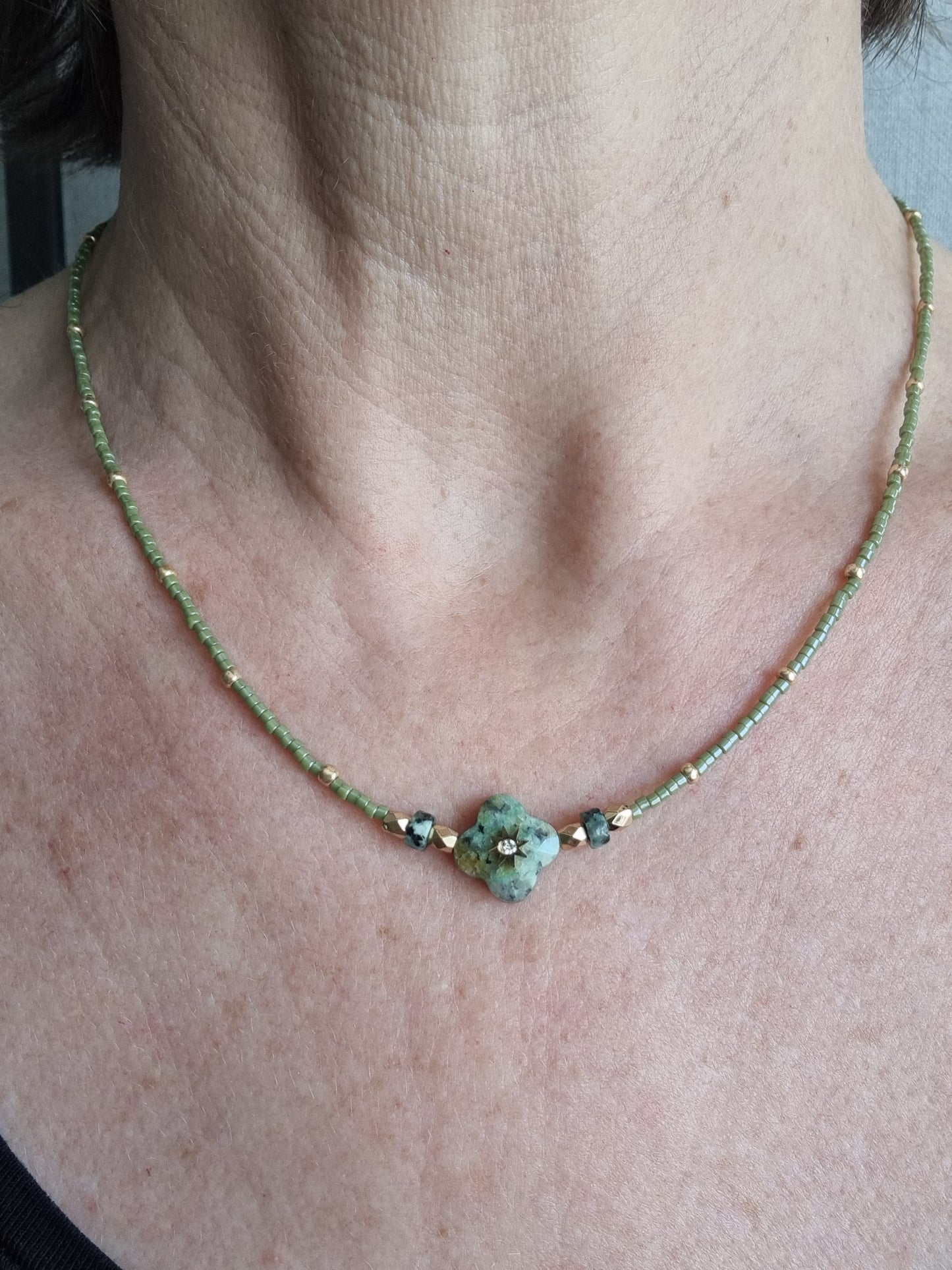 Collier de perles turquoise africaine et zirconium COLINE