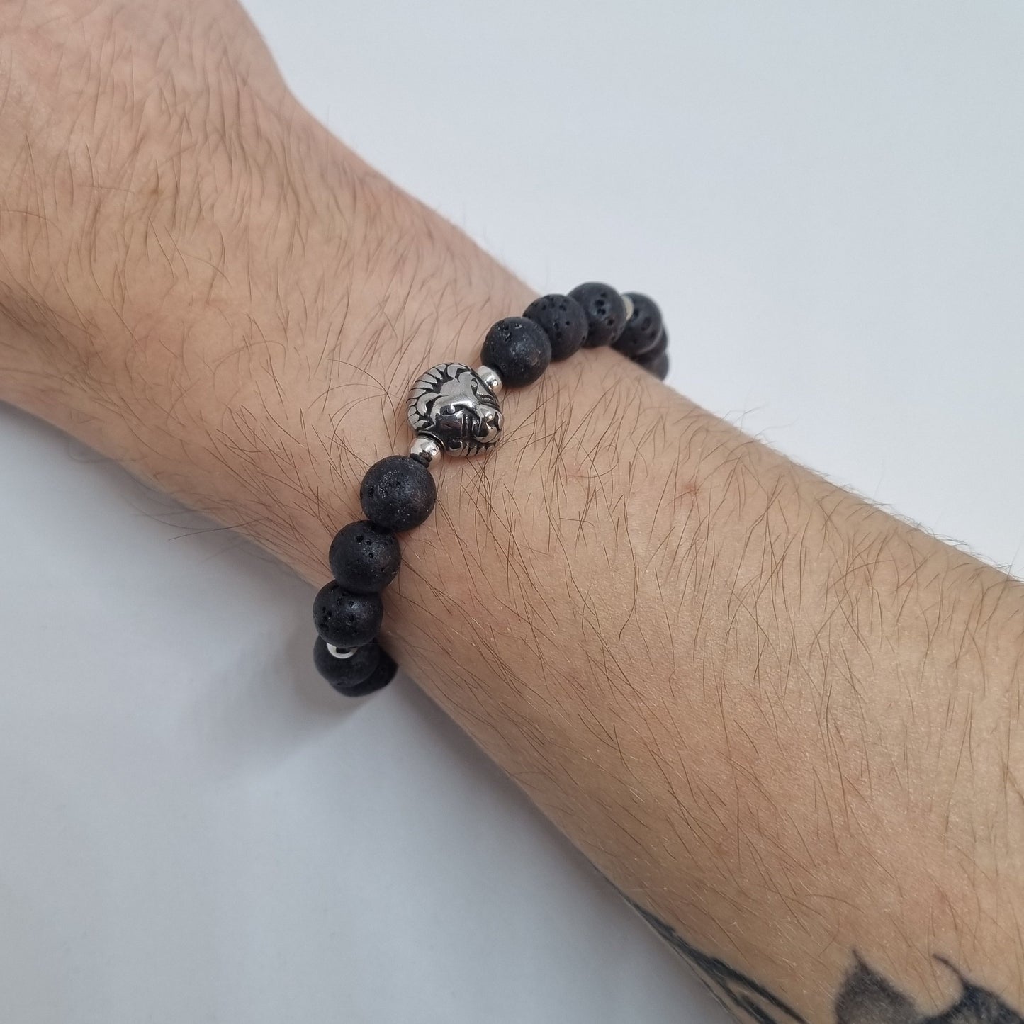 Bracelet perles de lave homme Lion