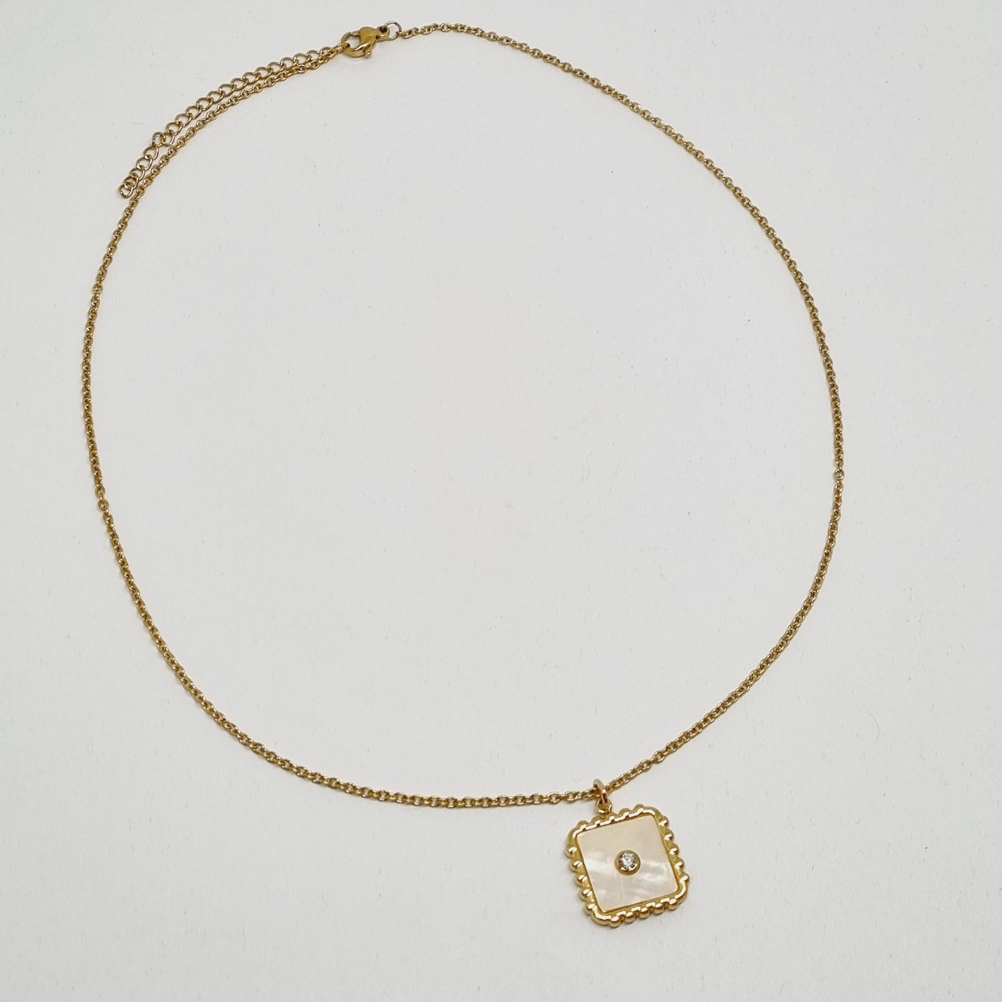 Collier chaîne pendentif acier et nacre CHARLIE