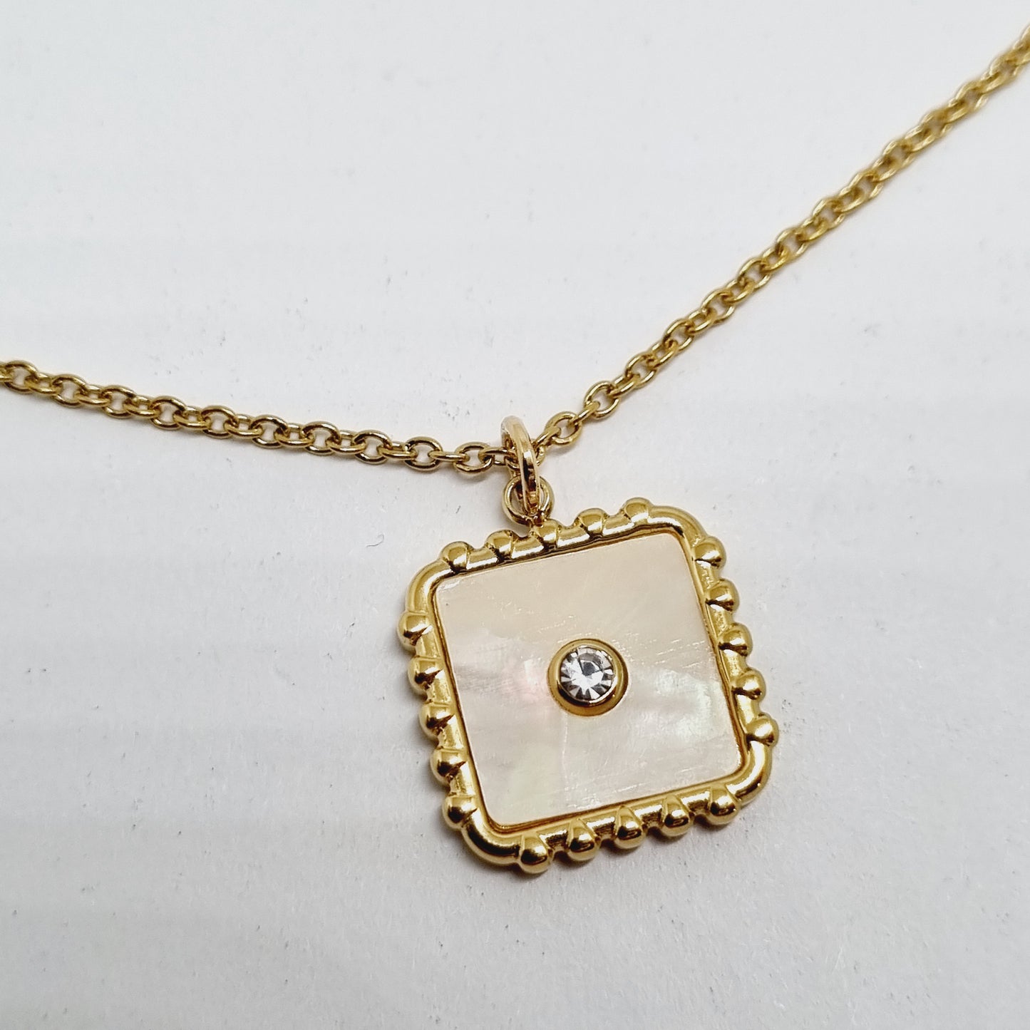 Collier chaîne pendentif acier et nacre CHARLIE