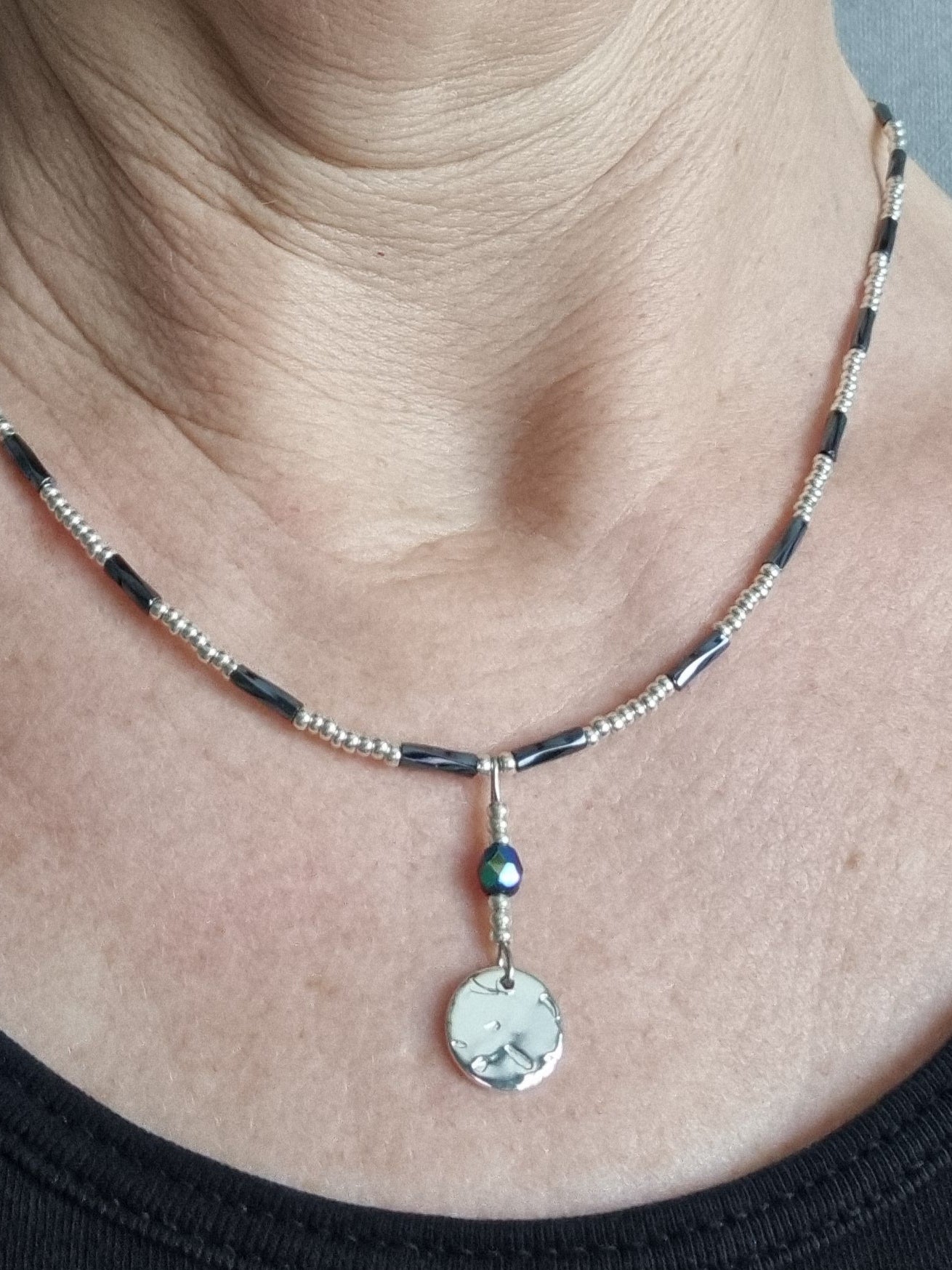 Collier perles rocaille argent et hématite GIGI