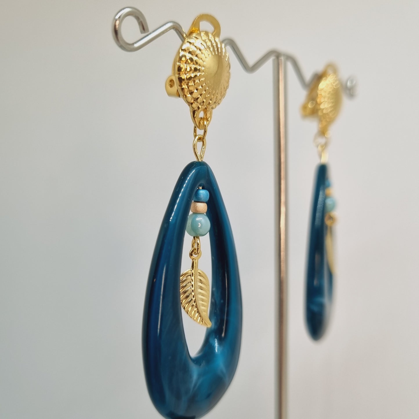 Clips d'oreilles pendant goutte bleu marbré PETRA