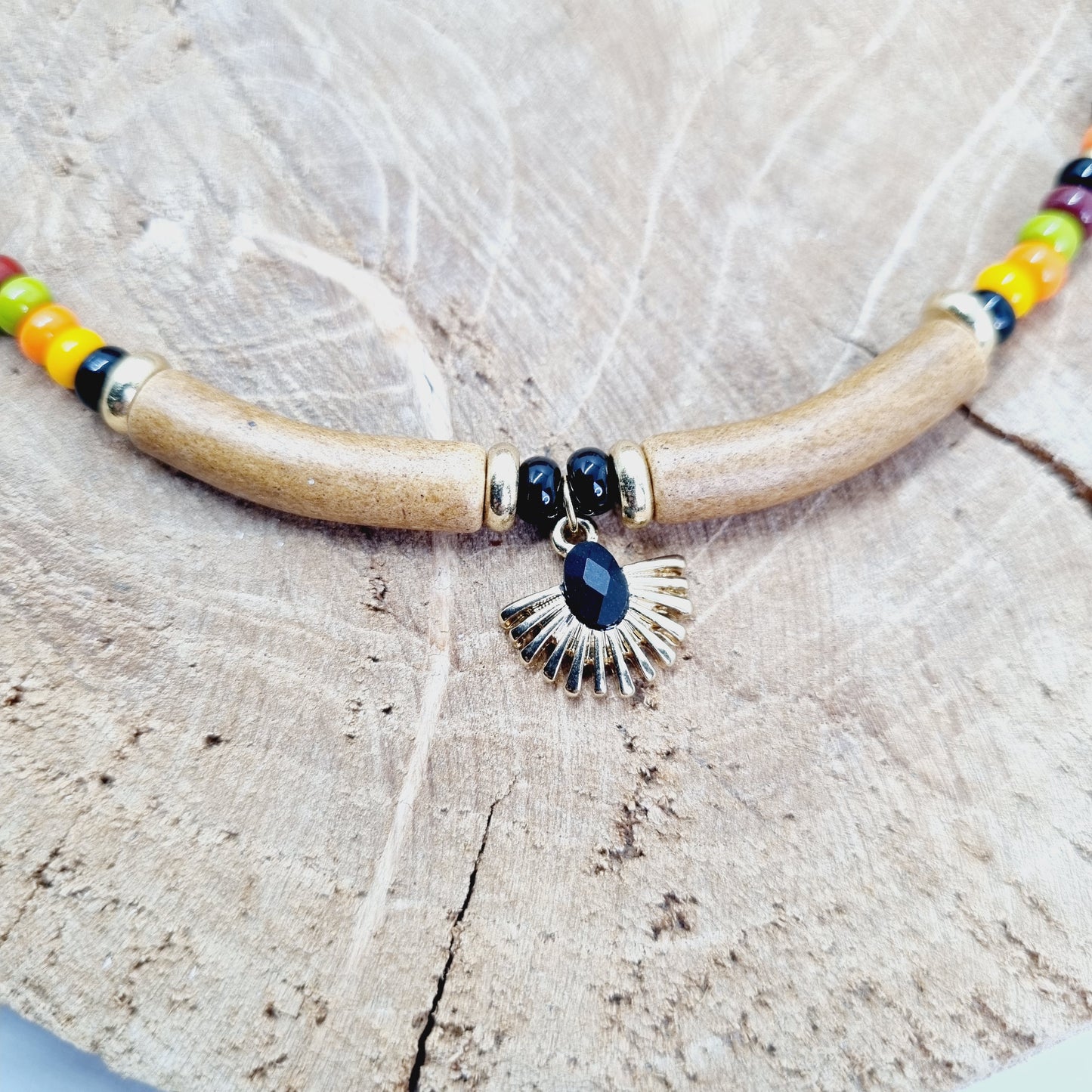 Collier mixte ras du cou perles et résine Savanah