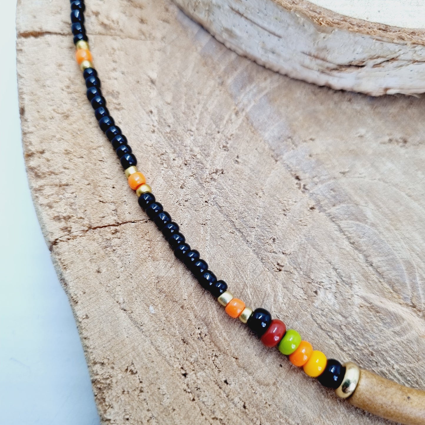 Collier mixte ras du cou perles et résine Savanah