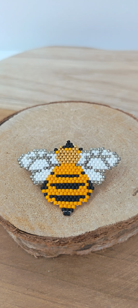 Broche abeille en perles tissées main Ptite abeille