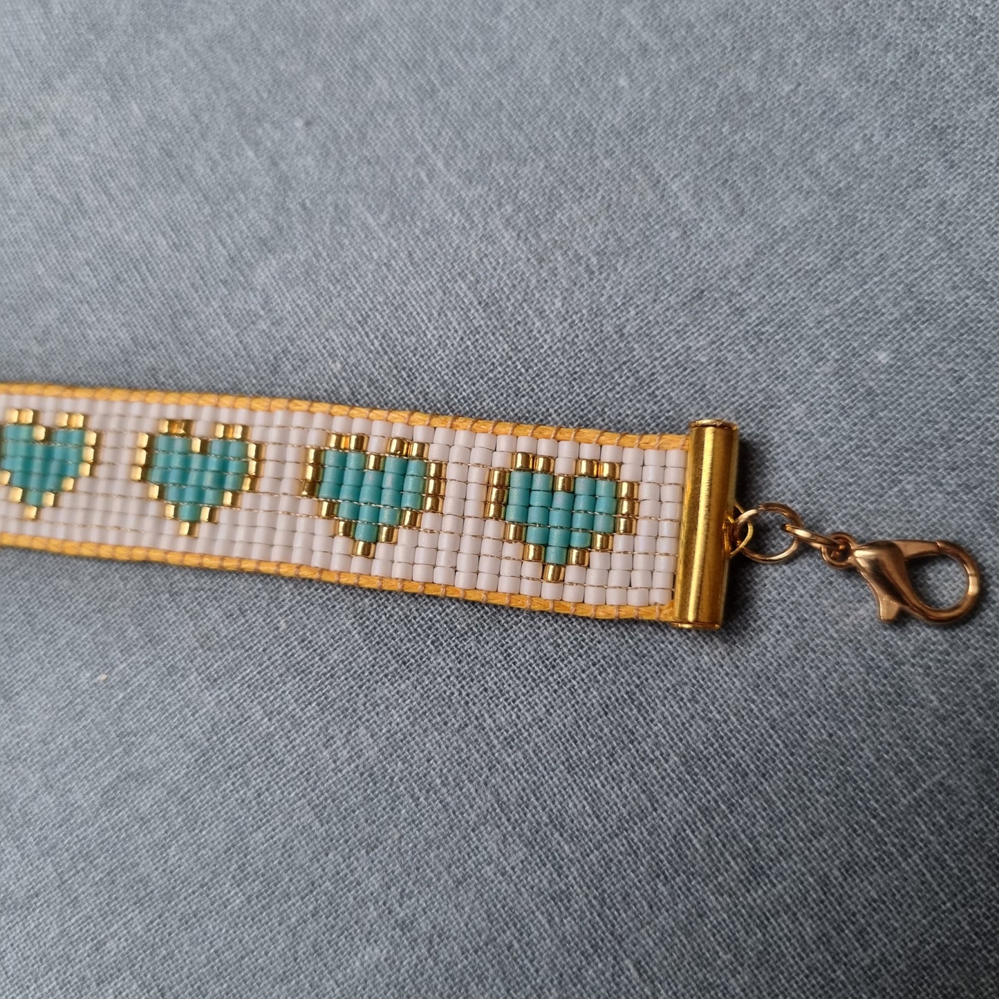 Bracelet tissé perles LOVE ETC...