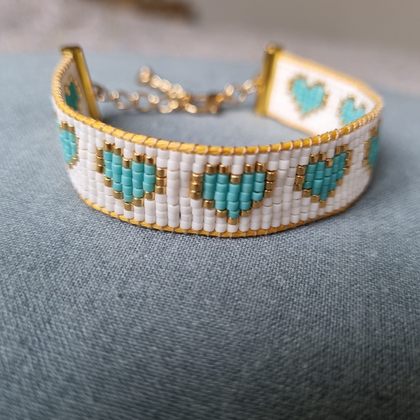 Bracelet tissé perles LOVE ETC...