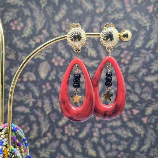 Clips d'oreilles goutte rouge marbré et doré Angèle