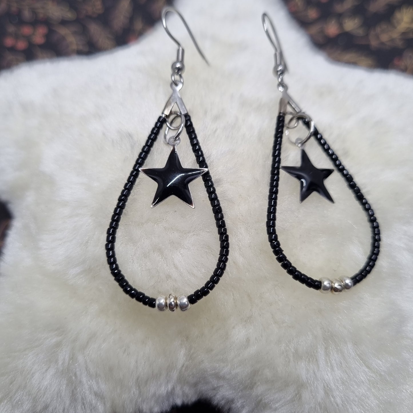 Boucles d'oreilles pendantes perles et acier PATTY