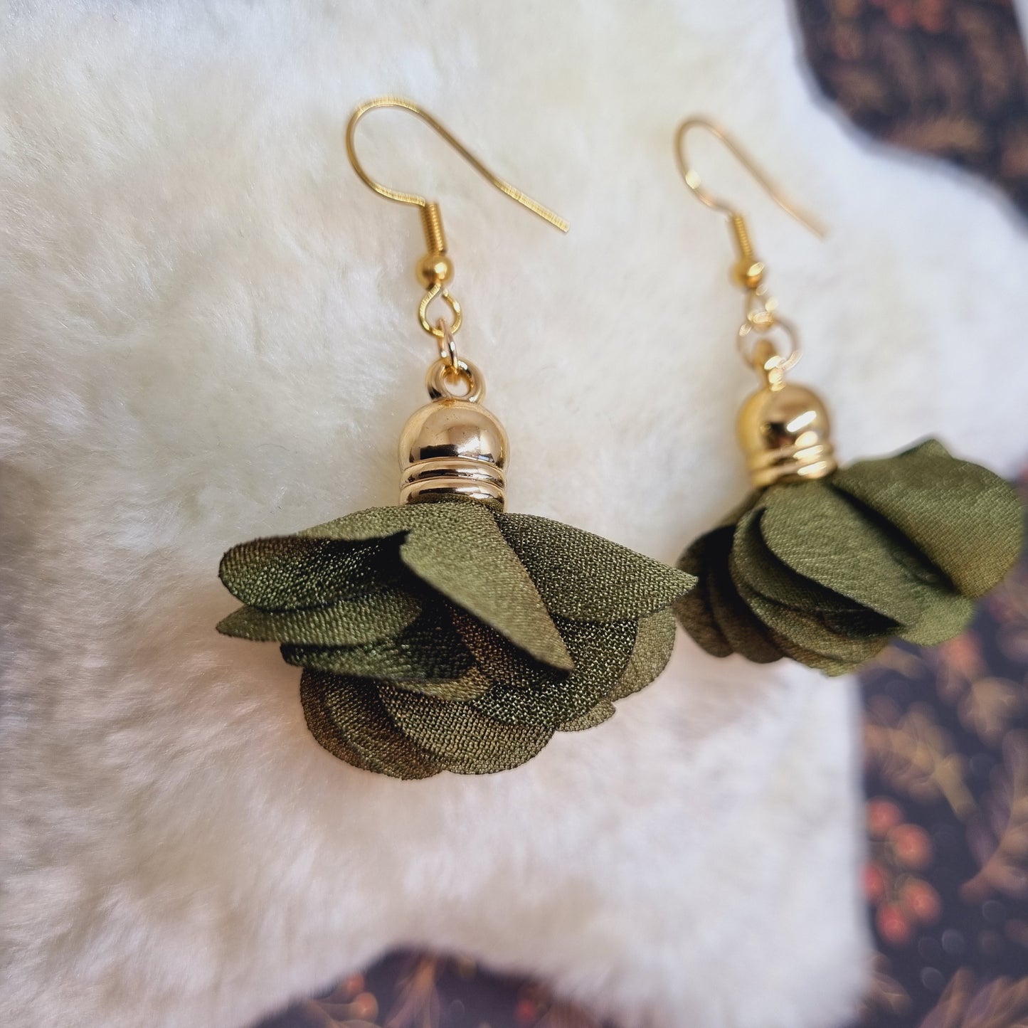 Boucles d'oreilles acier doré fleur kaki MIMI