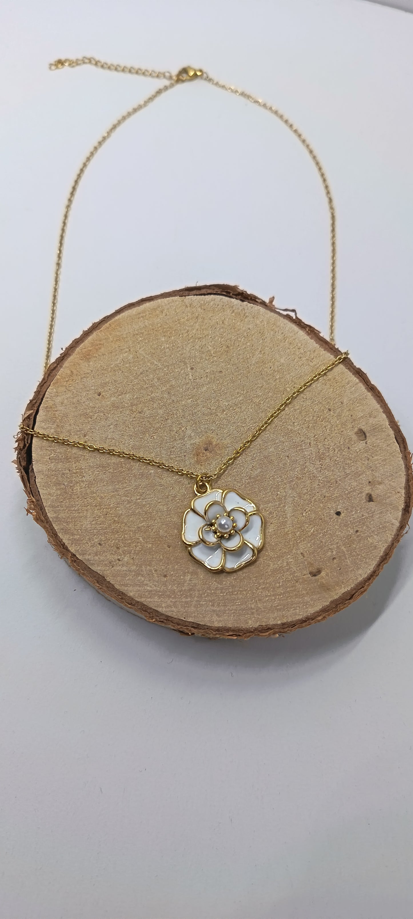 Collier avec pendentif fleur acier Blanche Daisy