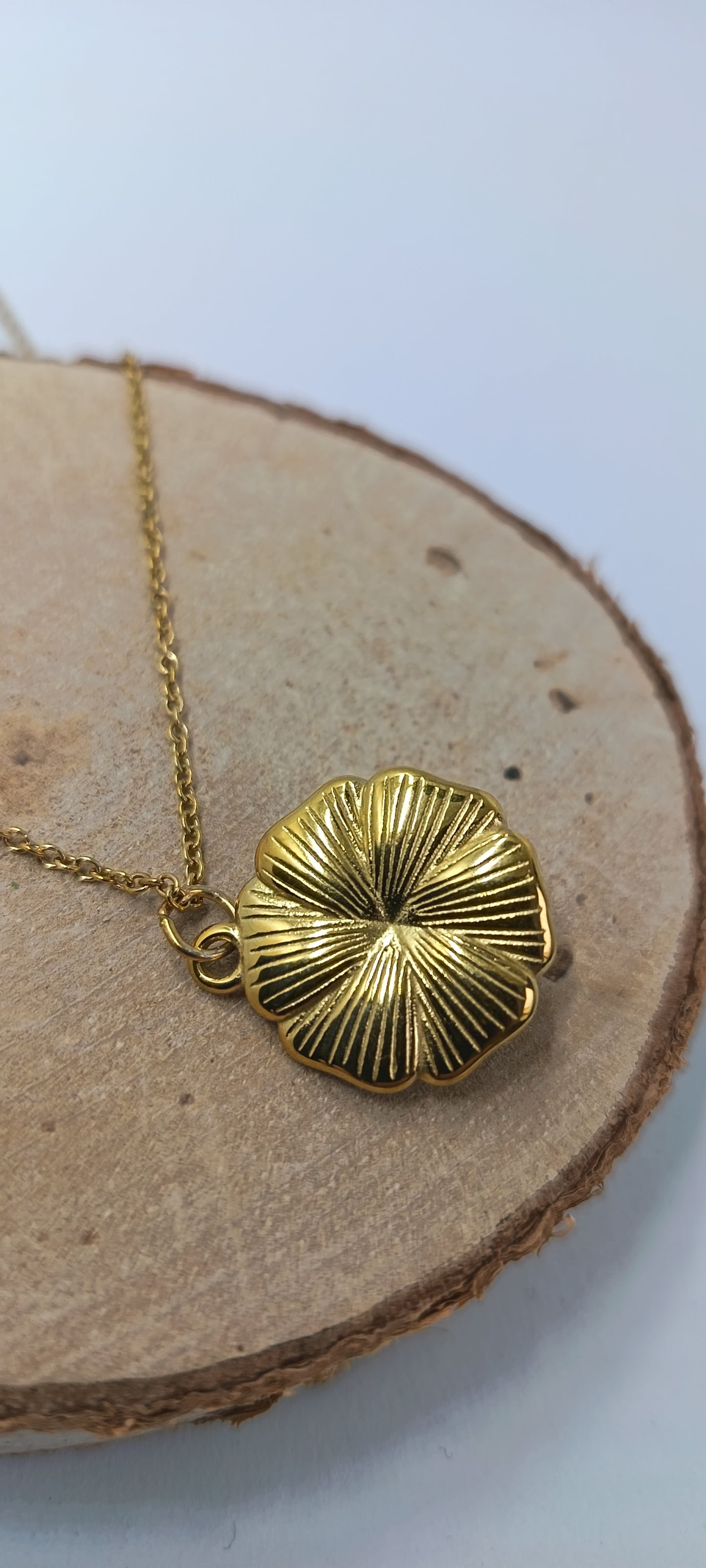 Collier avec pendentif fleur acier Blanche Daisy