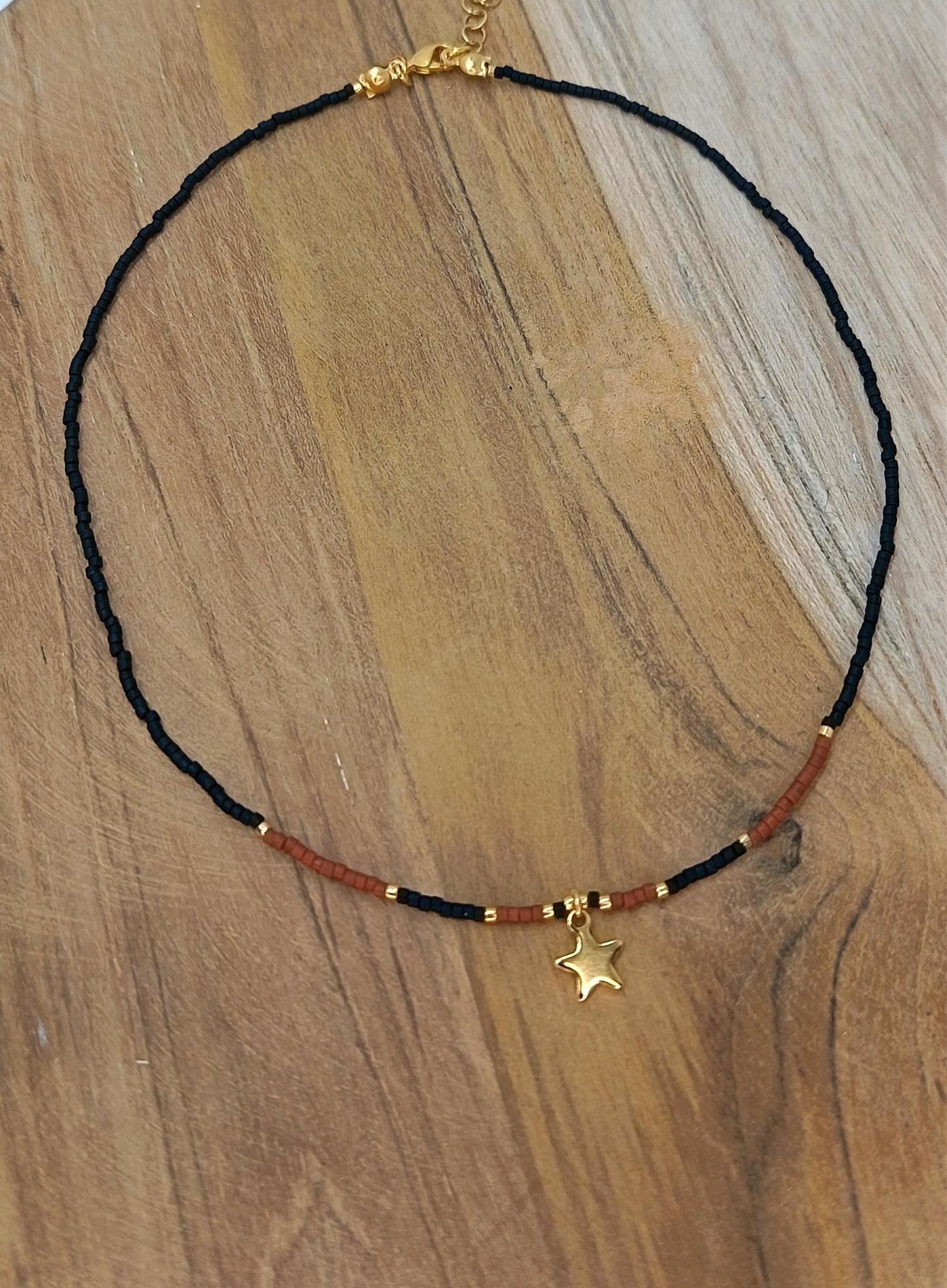 Collier ras du cou perles et étoile dorée SHANA